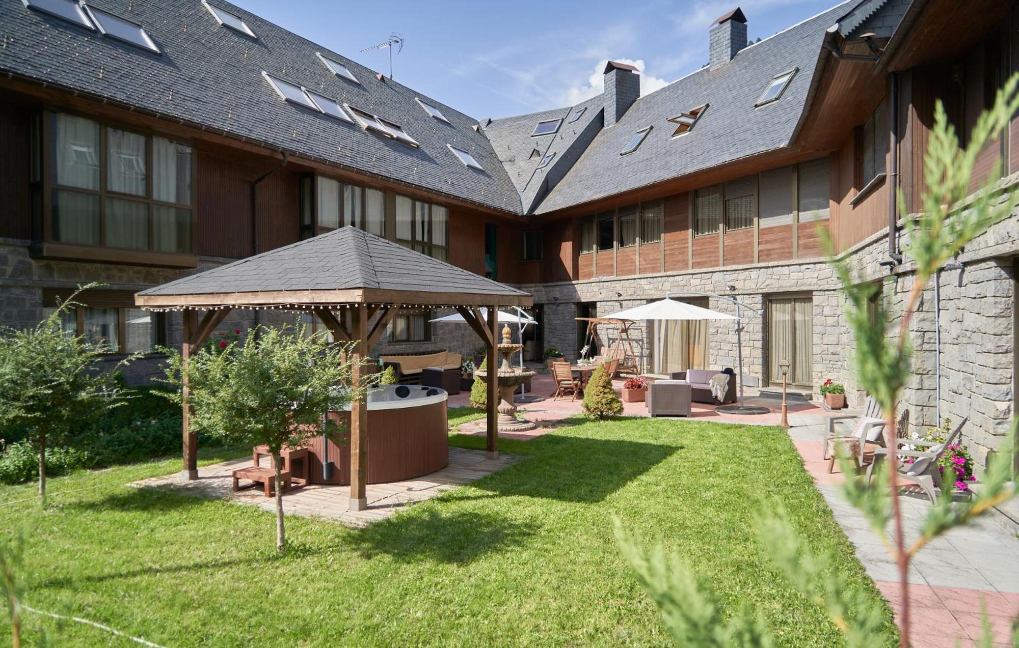 Gran Chalet Hotel & Petit Spa Vielha e Mijaran Exterior foto